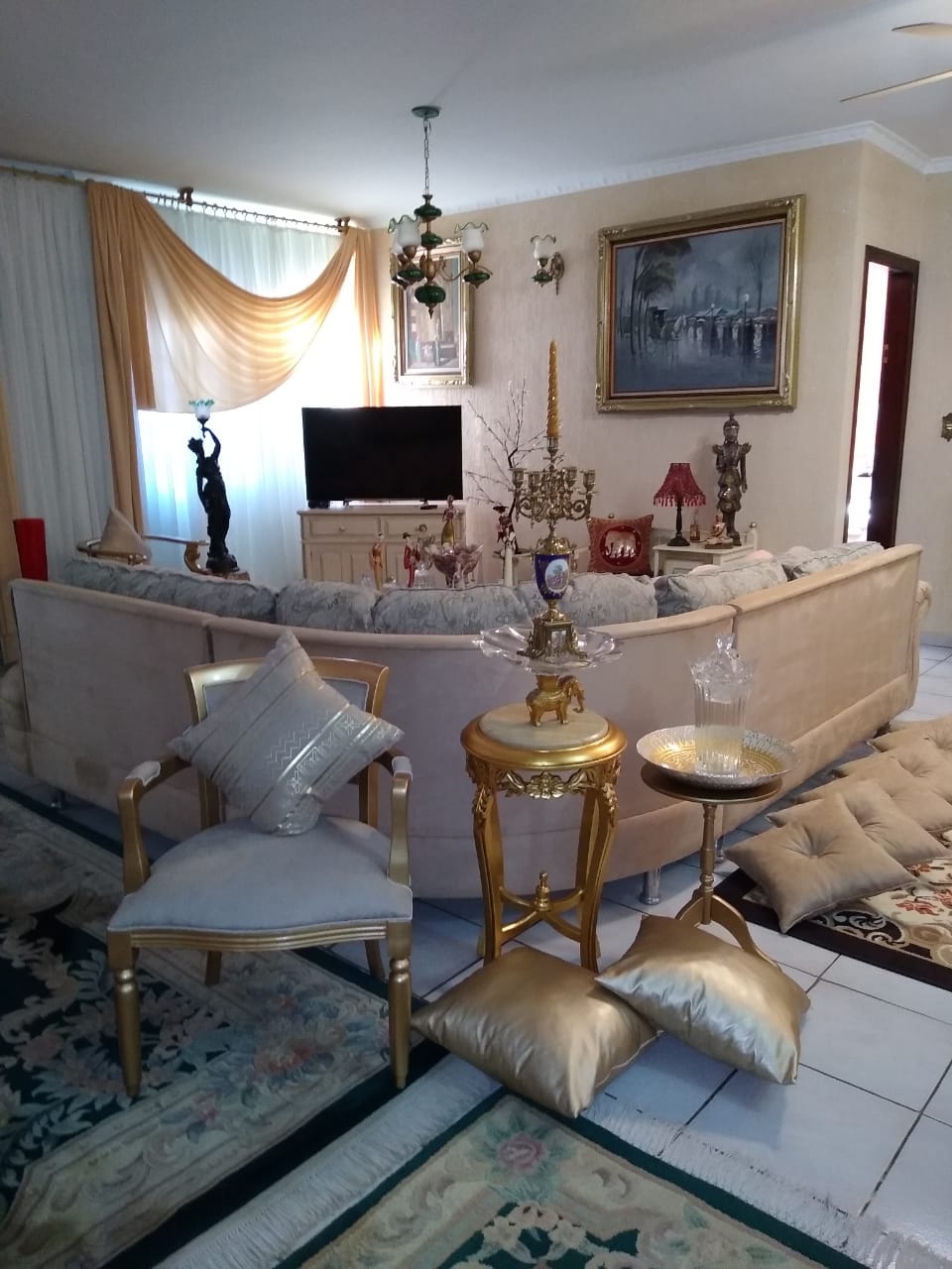 VENDO CASA COM 02 TERRENOS E P